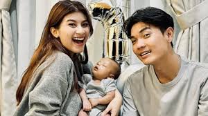 Kabar Gembira Dunia Selebriti